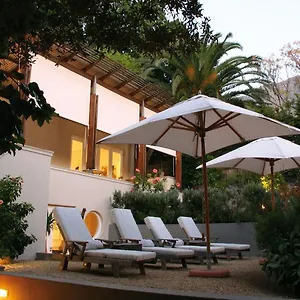 Pensión Four Rosmead Boutique